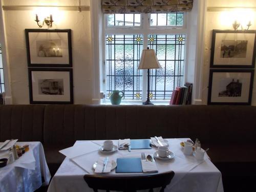 Queens Arms Country Inn