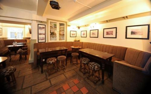 Queens Arms Country Inn