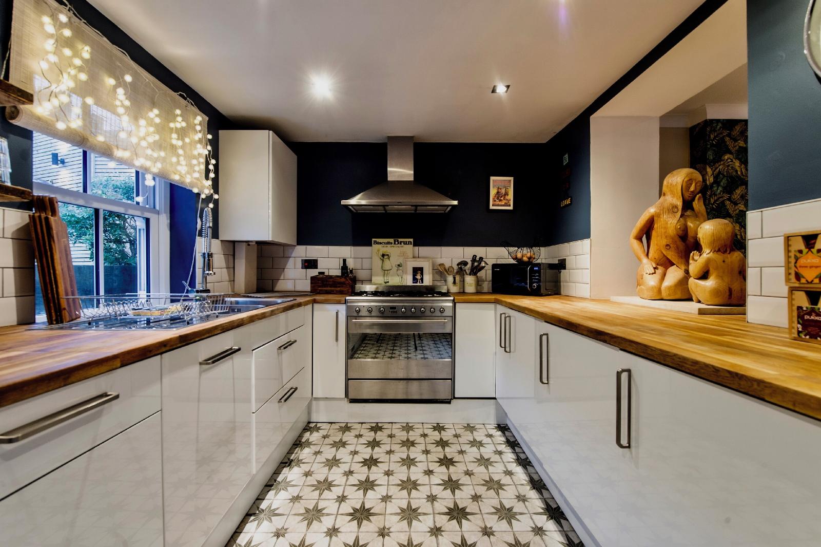 Amadeus Serviced Apartments