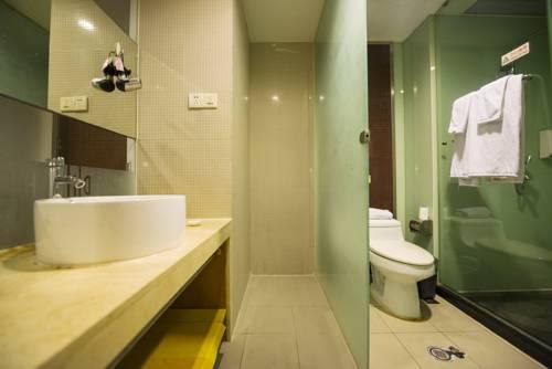 Motel 168 Shanghai South Railway Station