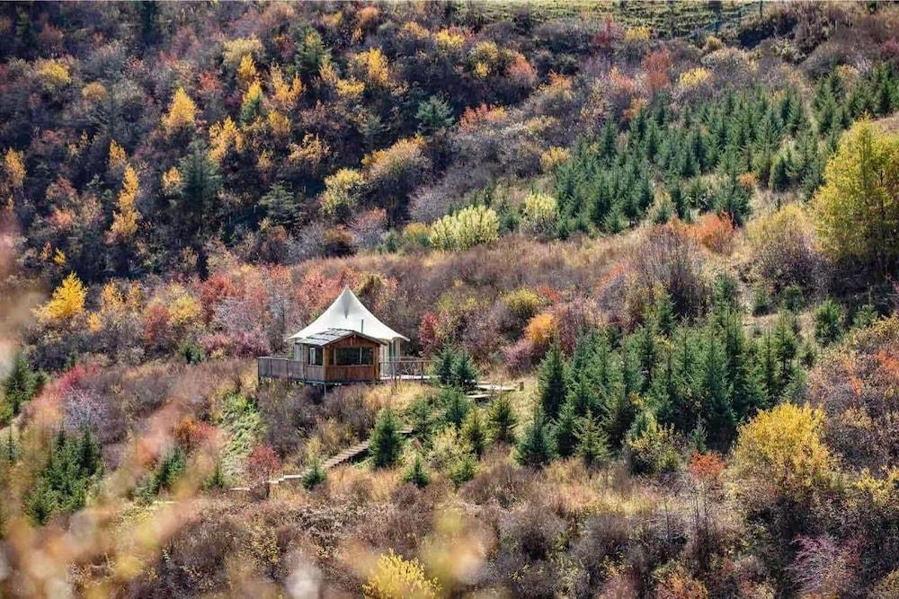 High Mountain Resort Shangri La