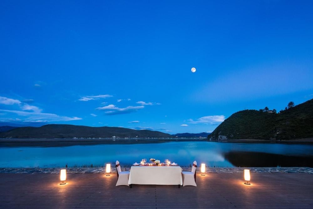 High Mountain Resort Shangri La