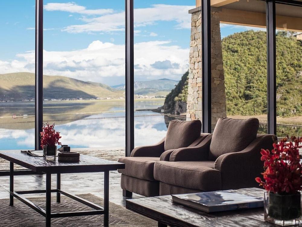 High Mountain Resort Shangri La
