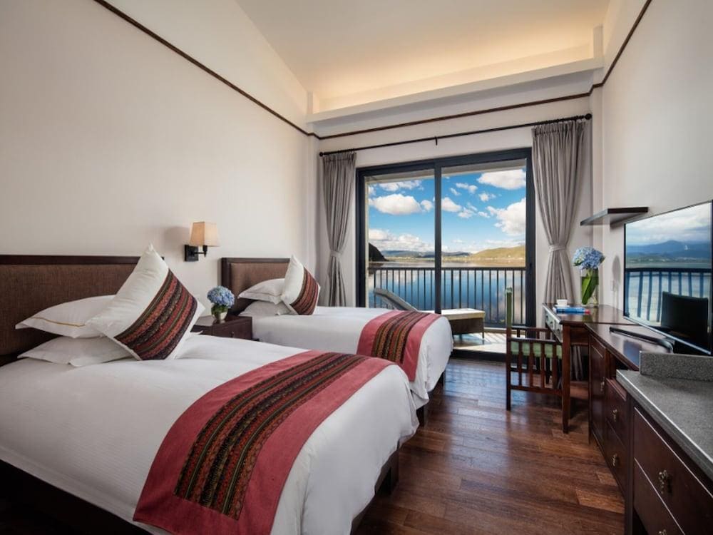 High Mountain Resort Shangri La