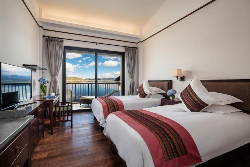 High Mountain Resort Shangri La