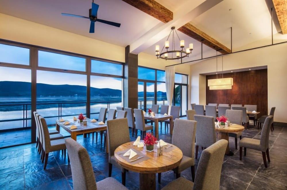 High Mountain Resort Shangri La