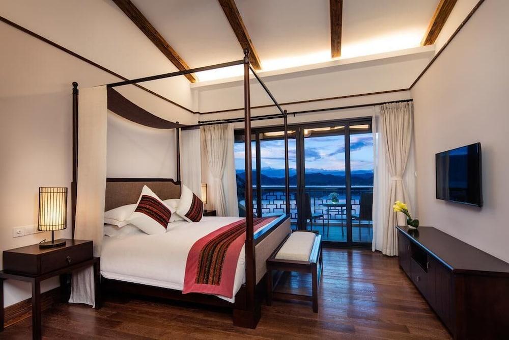 High Mountain Resort Shangri La
