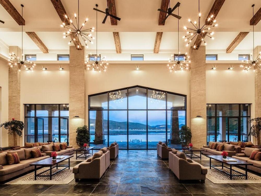 High Mountain Resort Shangri La
