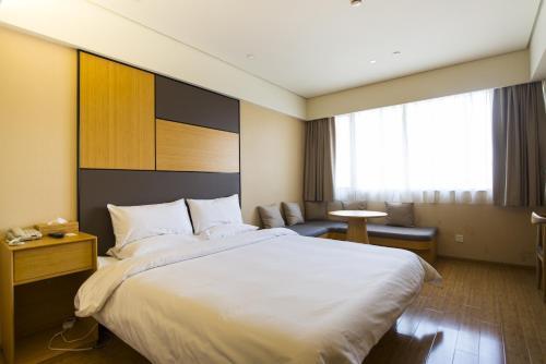 JI Hotel Xuzhou Pengcheng Square