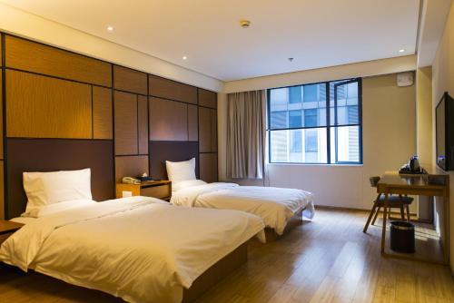 JI Hotel Xuzhou Pengcheng Square