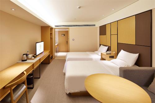 JI Hotel Xuzhou Pengcheng Square