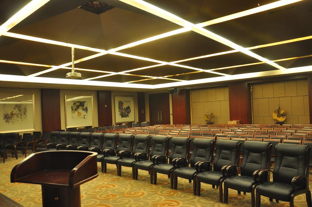 Jinghang Holiday Hotel