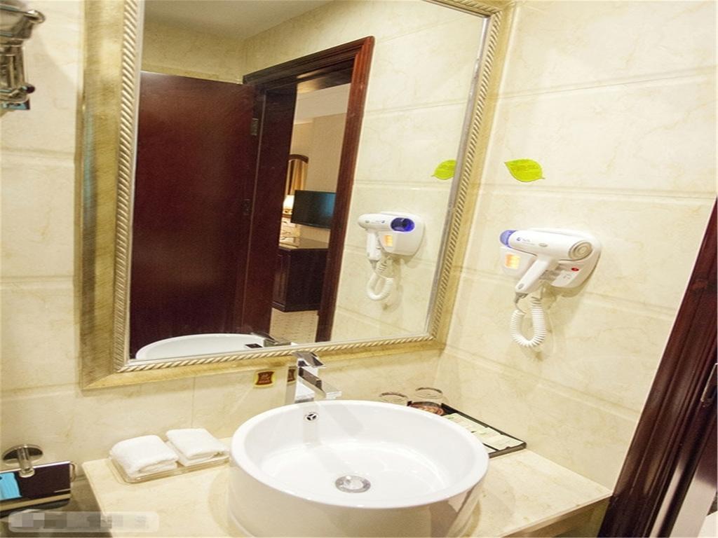 Vienna Hotel Haining Yancang