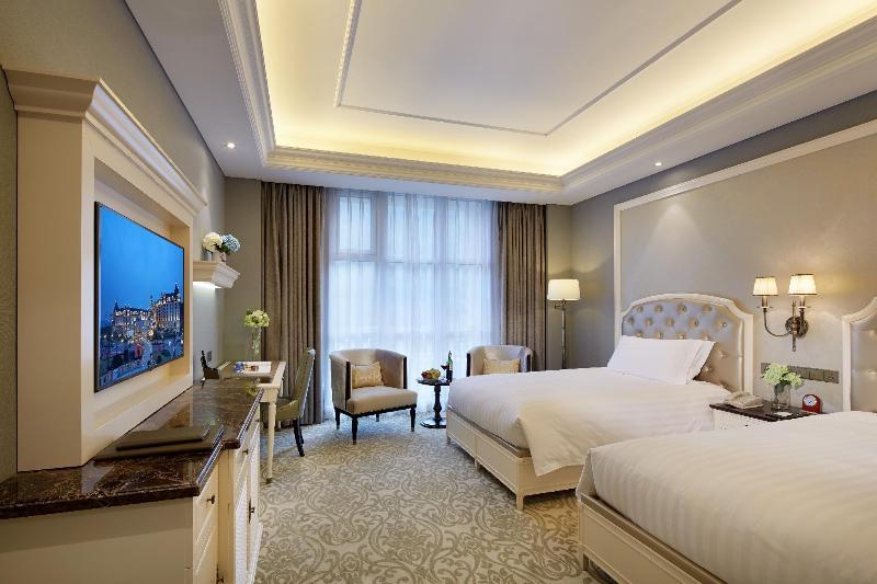 Yinrun Jinjiang Castle Hotel
