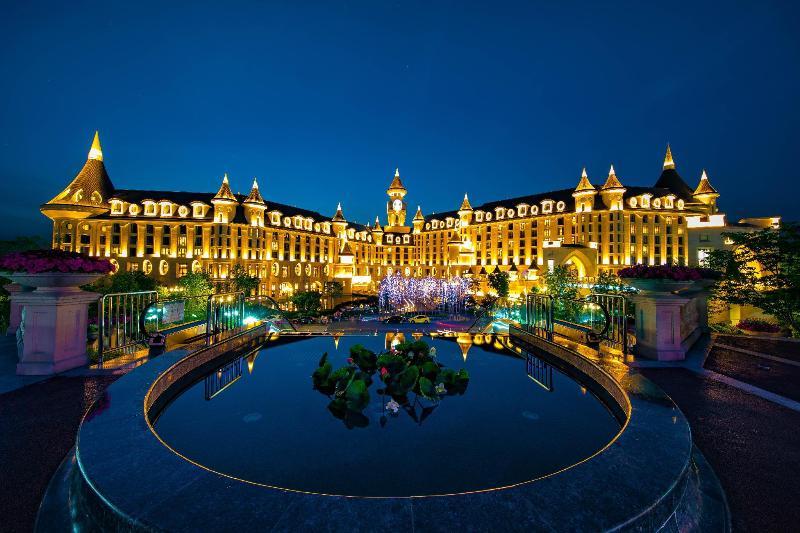 Yinrun Jinjiang Castle Hotel