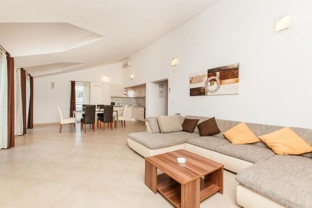 Villa Luna Trogir