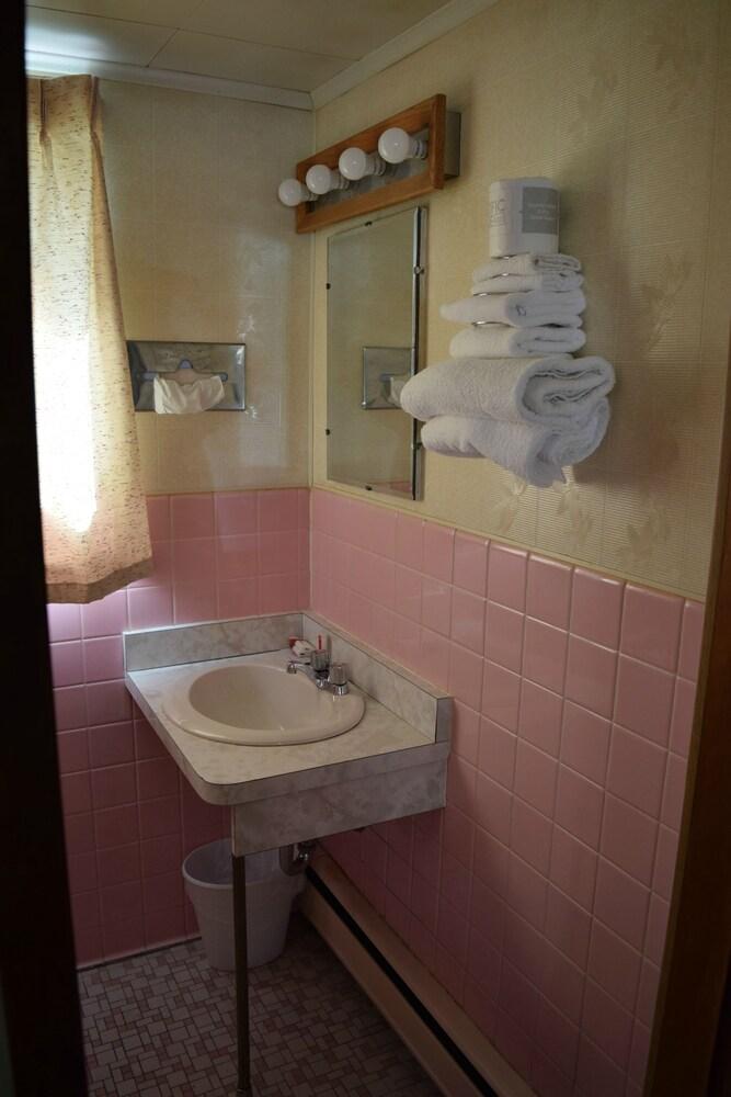 Mid-City Motel
