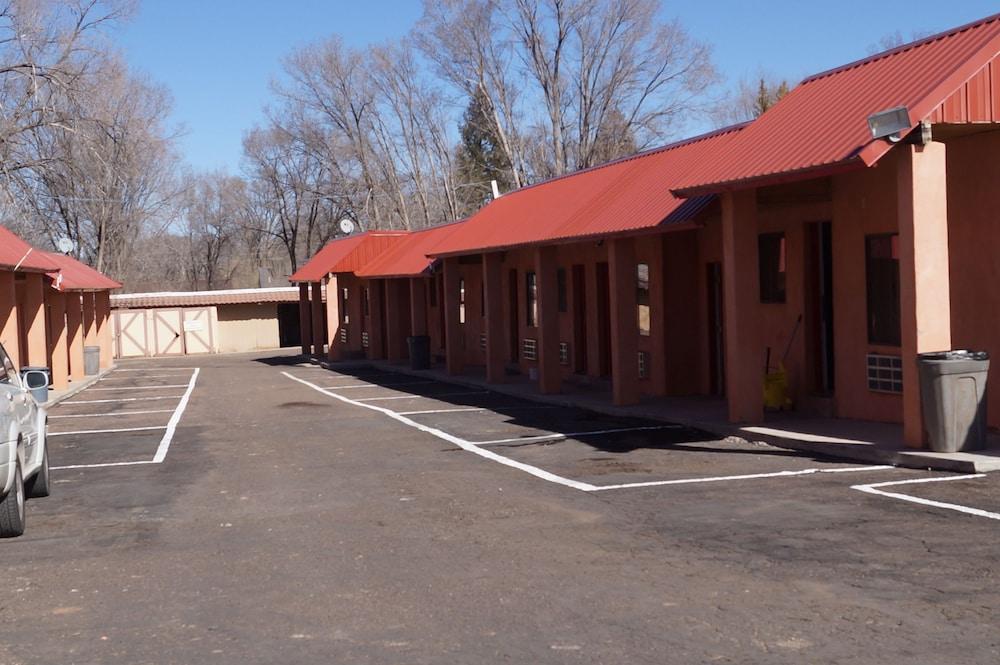 White Mountain Motel