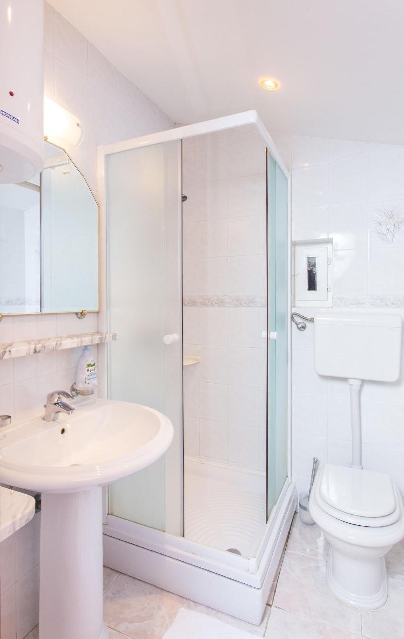Apartments & Rooms Ivusic