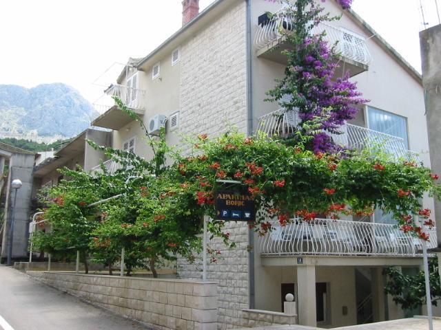 Apartments Lidija