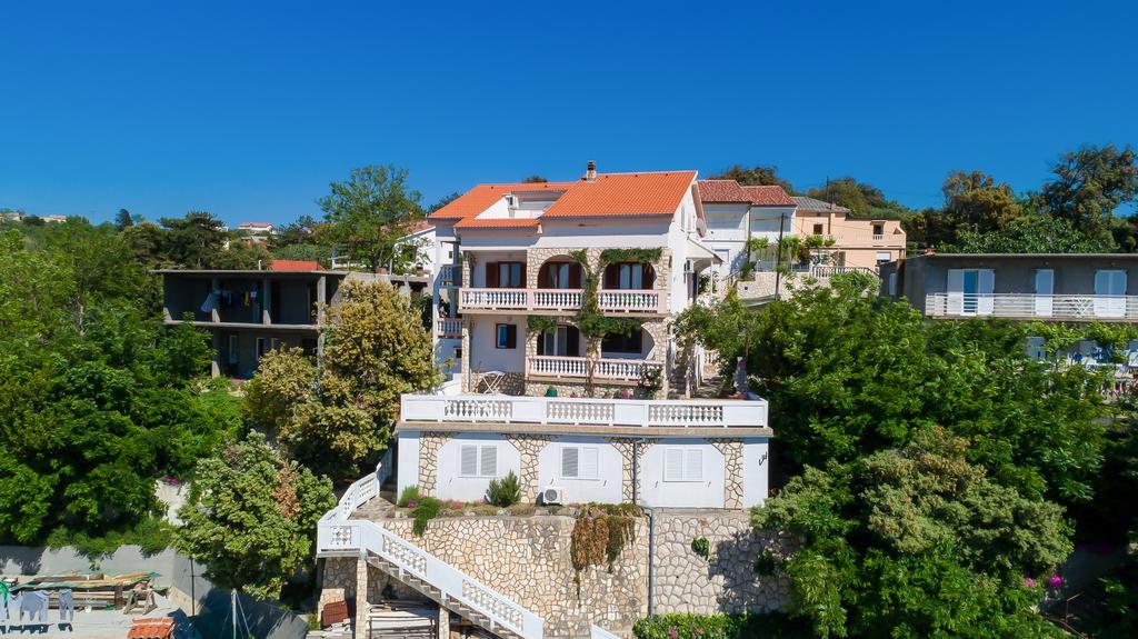 Apartments Albina