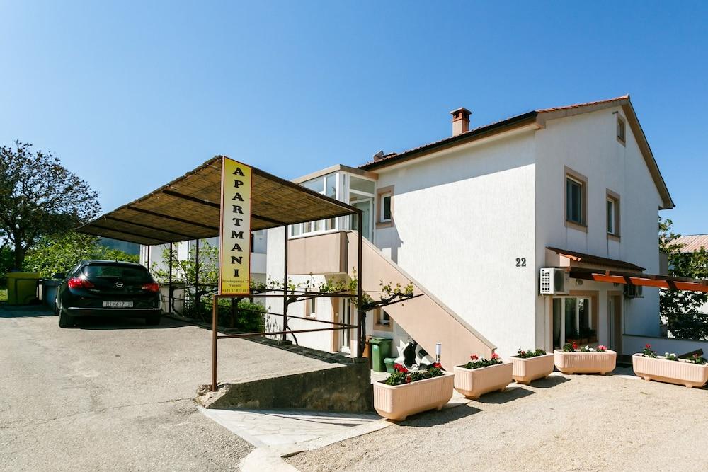 Apartments Valencic