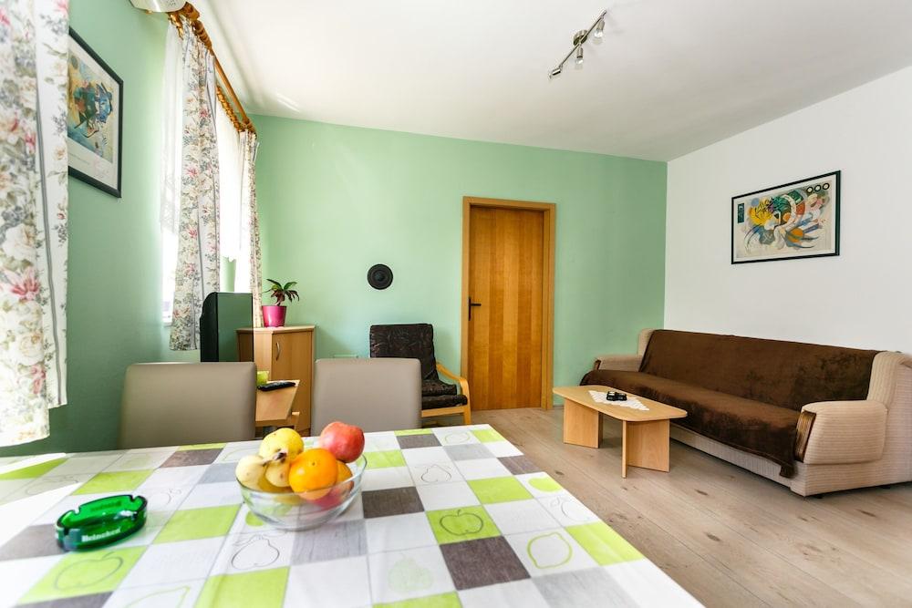 Apartments Valencic