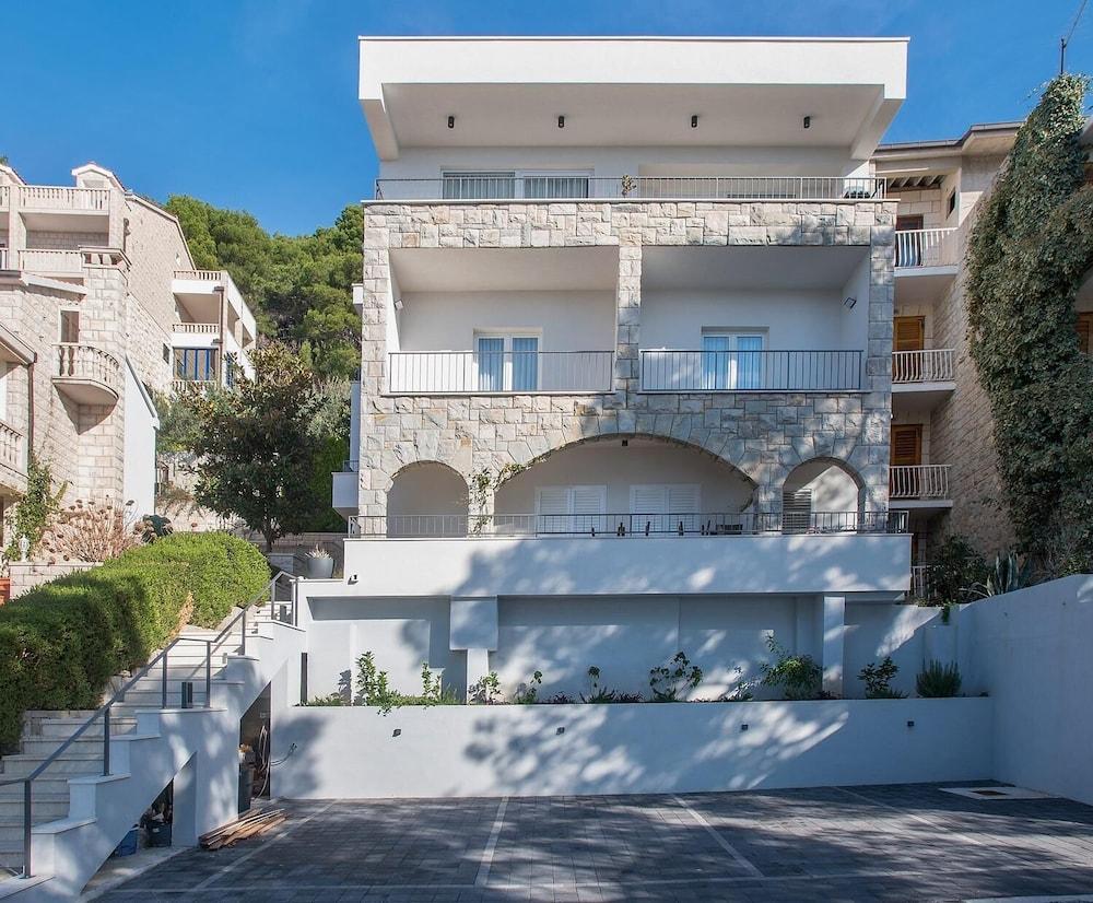 Villa Dalmatia Apartments
