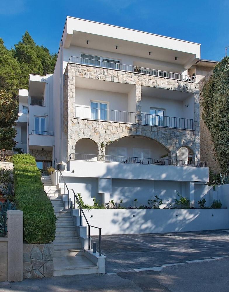 Villa Dalmatia Apartments