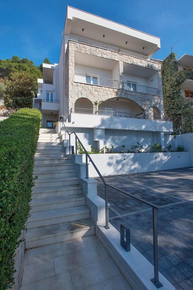 Villa Dalmatia Apartments