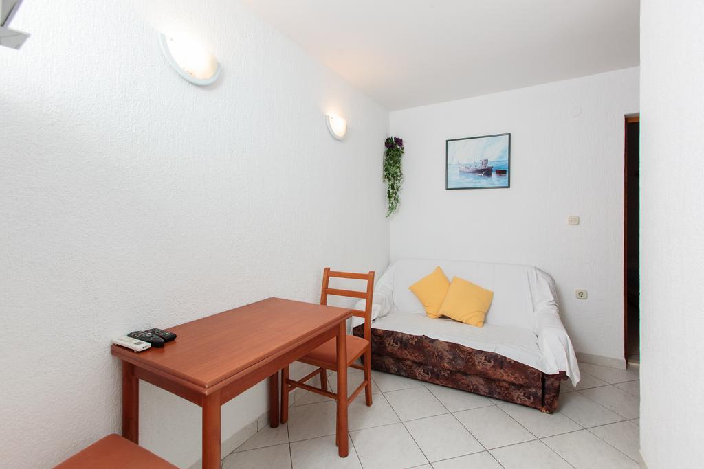 Apartments Antonia Podstrana