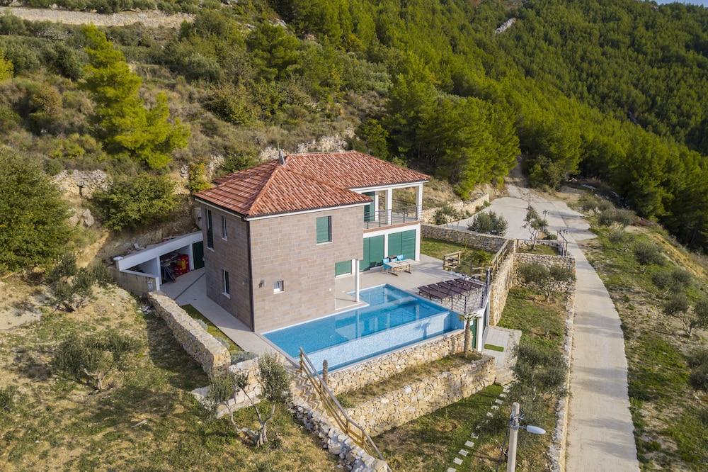 Royal Villa