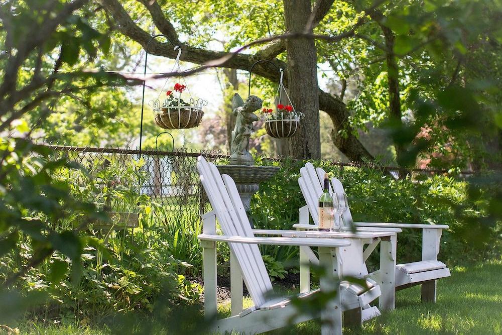 Historic White Blossom House