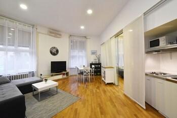 B & B Schlosser