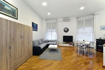 B & B Schlosser