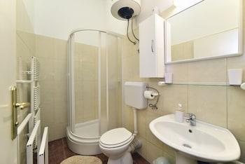 B & B Schlosser