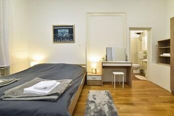 B & B Schlosser