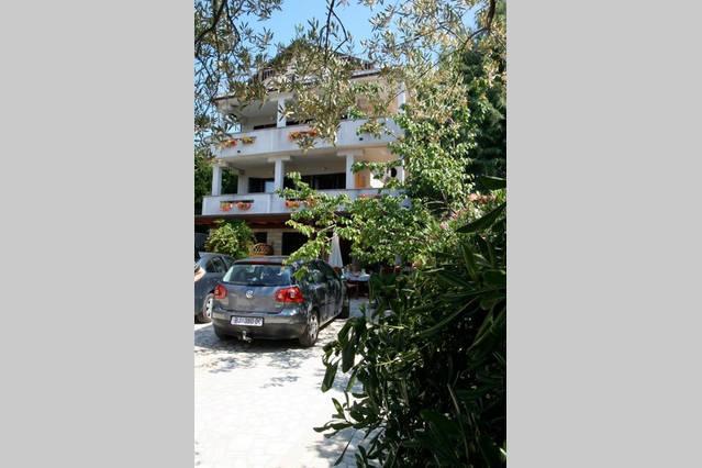 Apartments Loncar