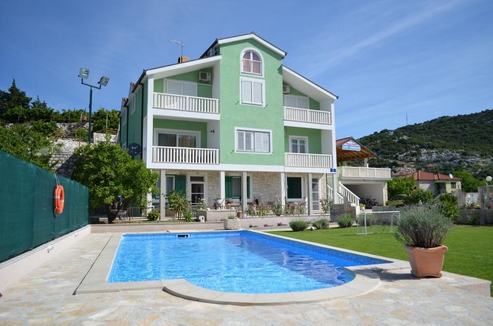 Villa Solo