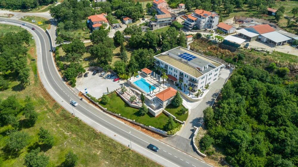 Aparthotel Adeo