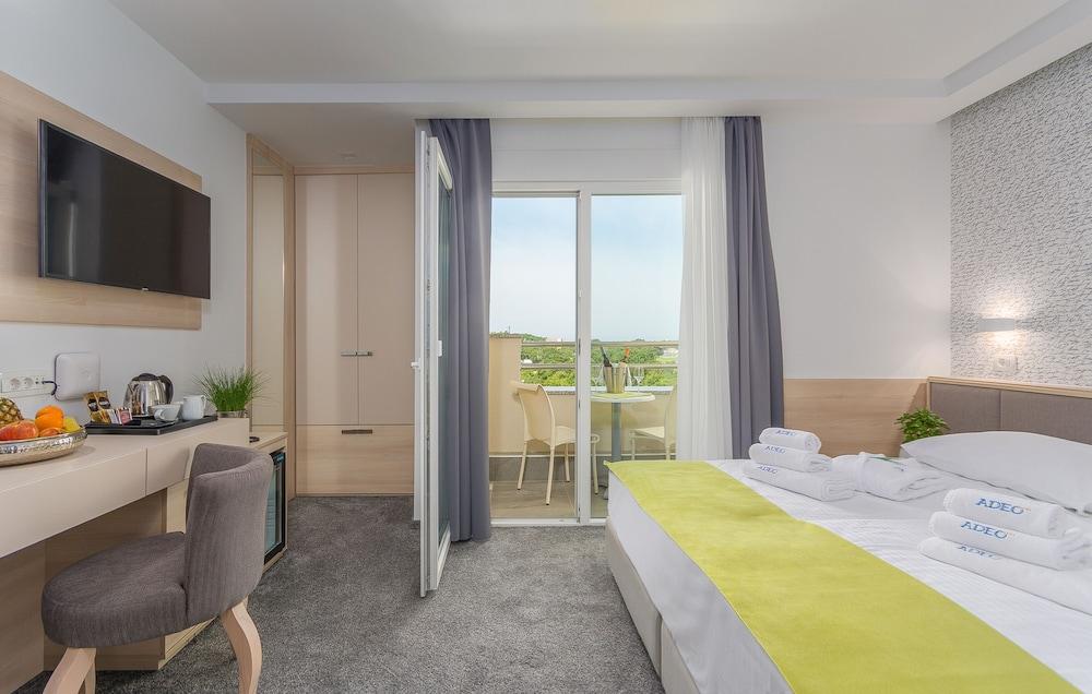 Aparthotel Adeo