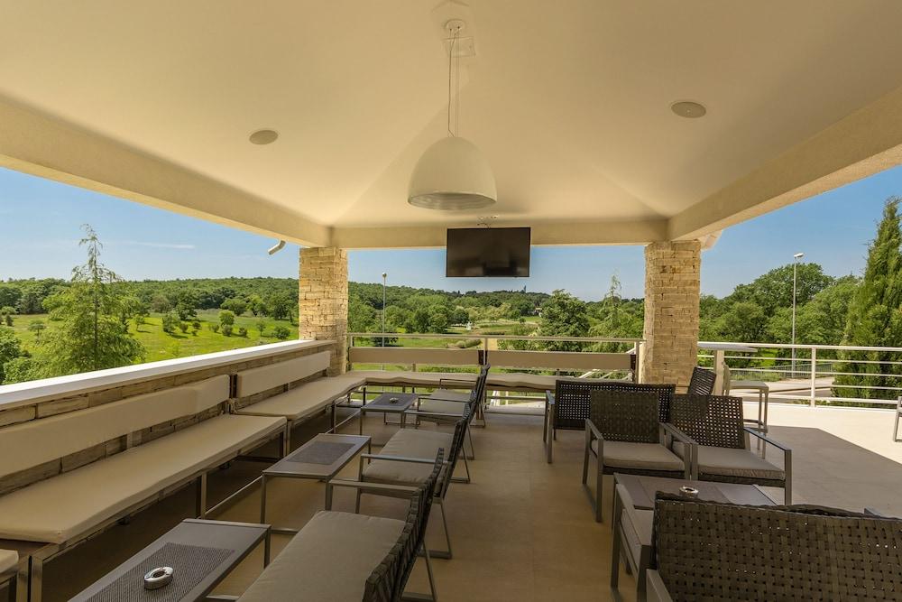 Aparthotel Adeo