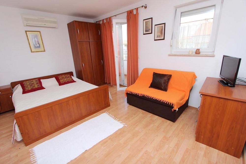 Apartments Ulika