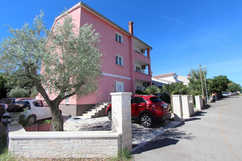 Apartments Ulika