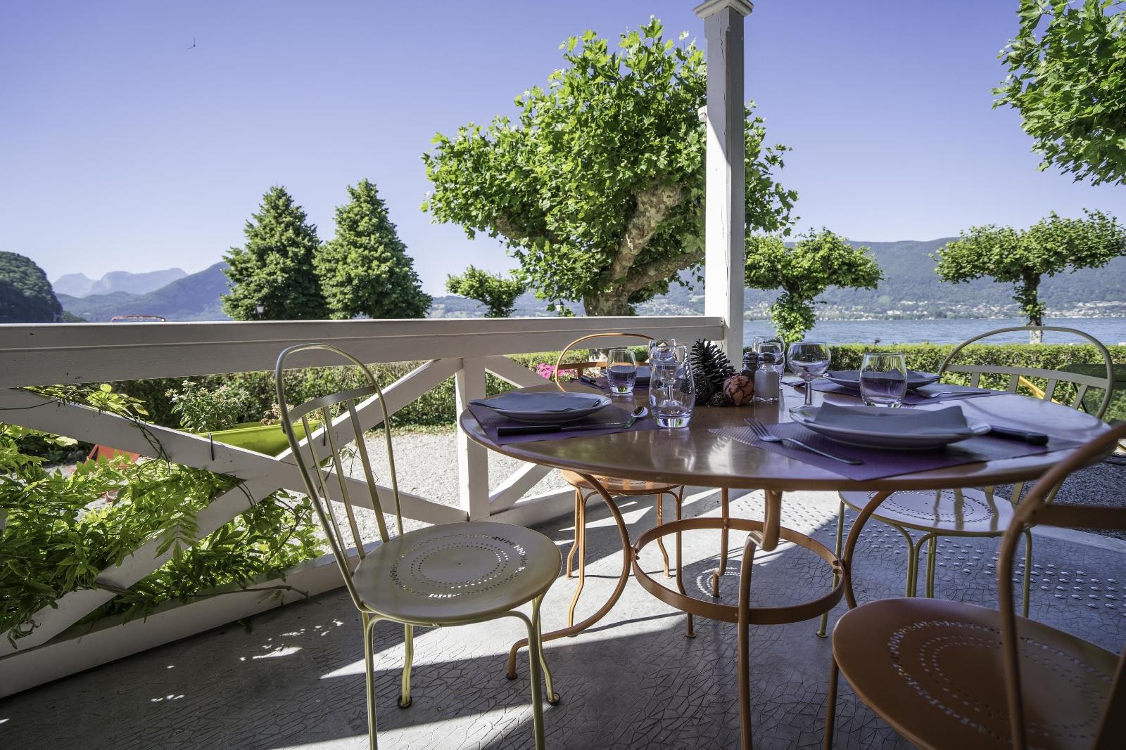 Le Pavillon Des Fleurs