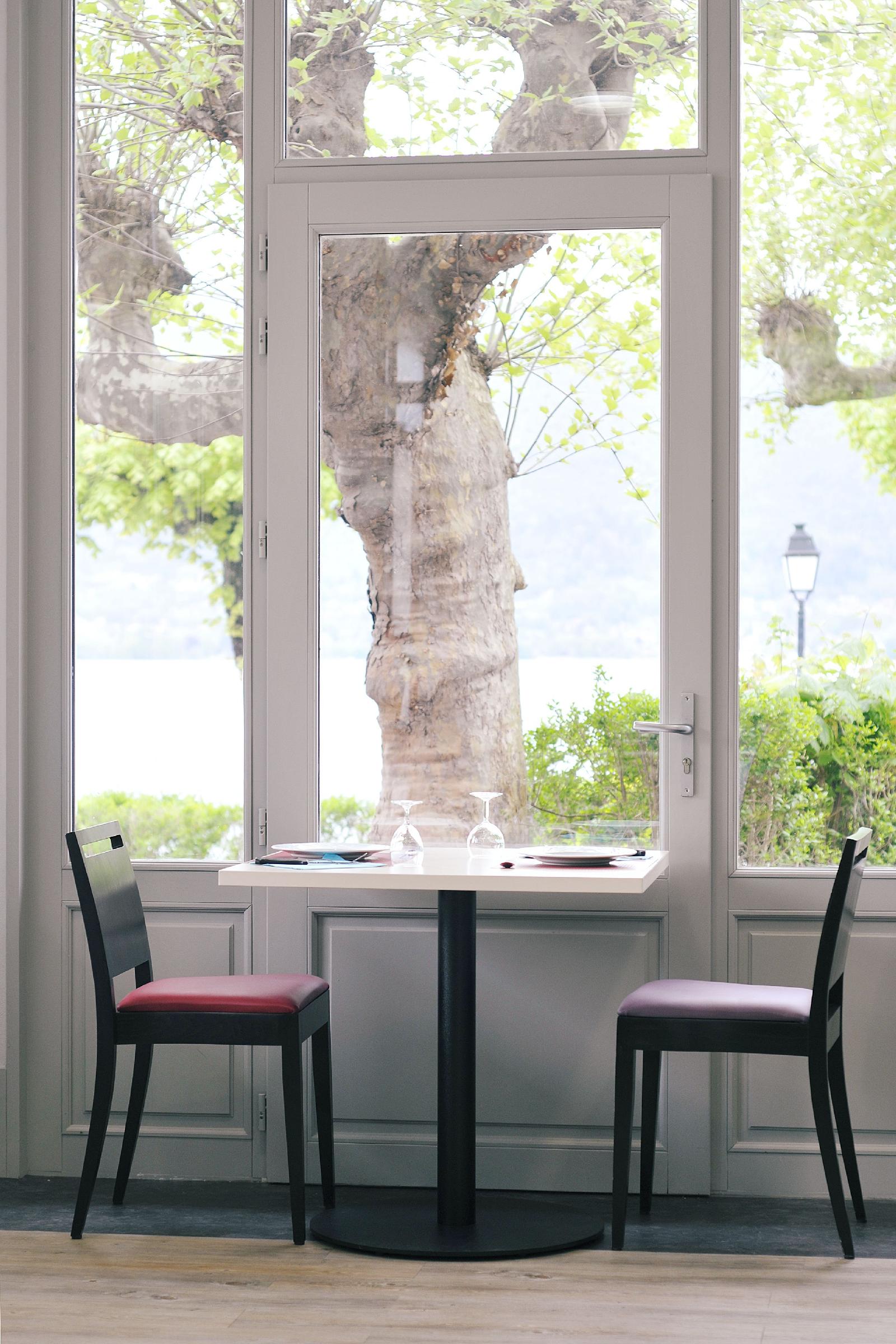 Le Pavillon Des Fleurs