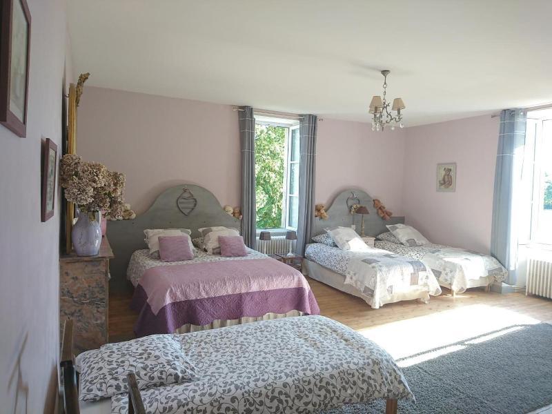 Le Manoir Aux Douves