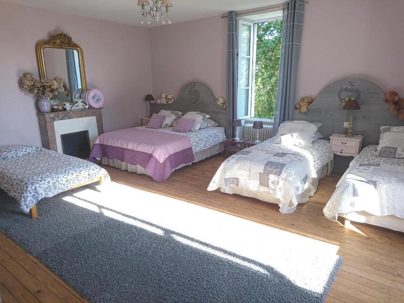 Le Manoir Aux Douves