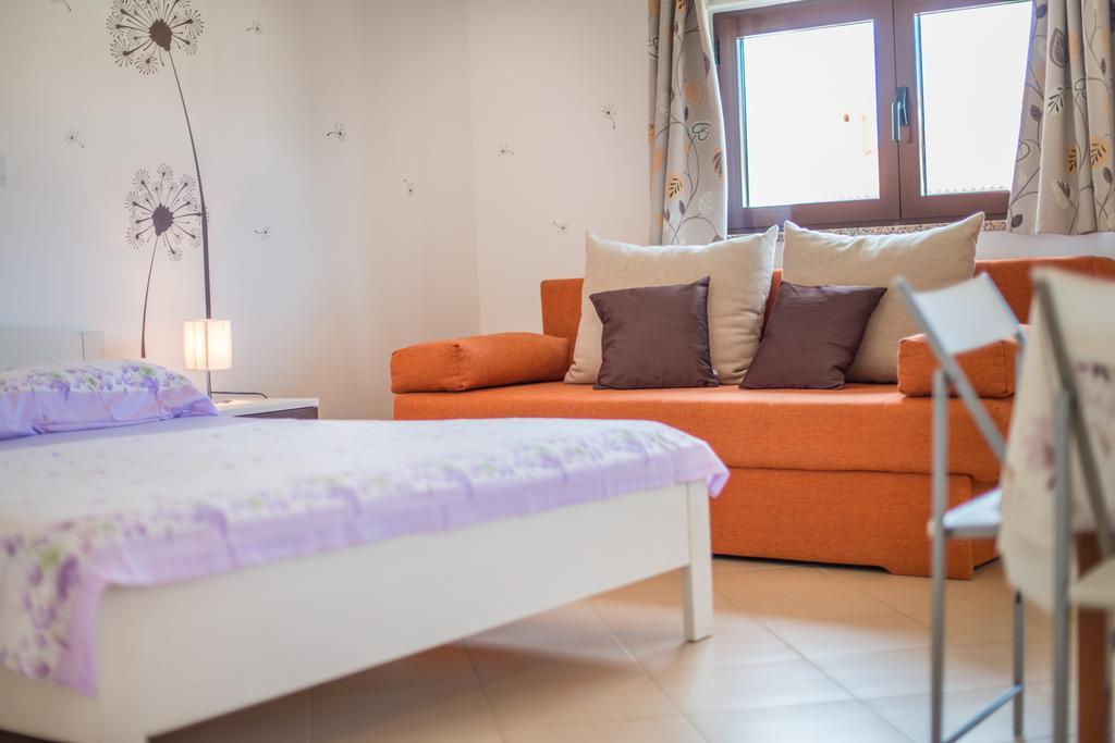 Apartments Snjezana