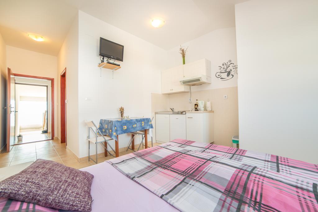 Apartments Snjezana